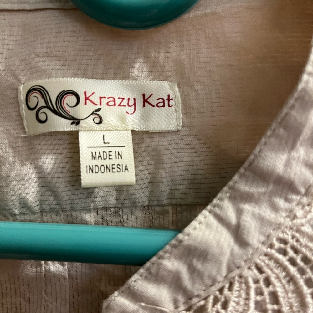 Krazy Kat Cream Blouse with Lace Detail - Picture 3 of 4